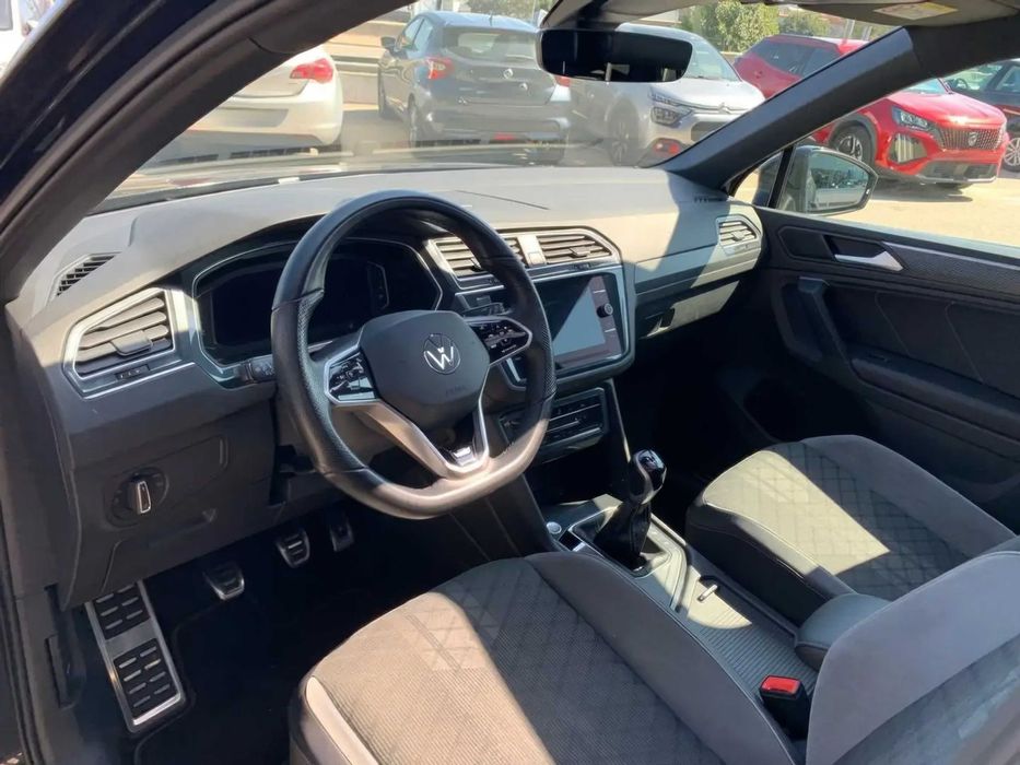 Volkswagen Tiguan R-Line      2022