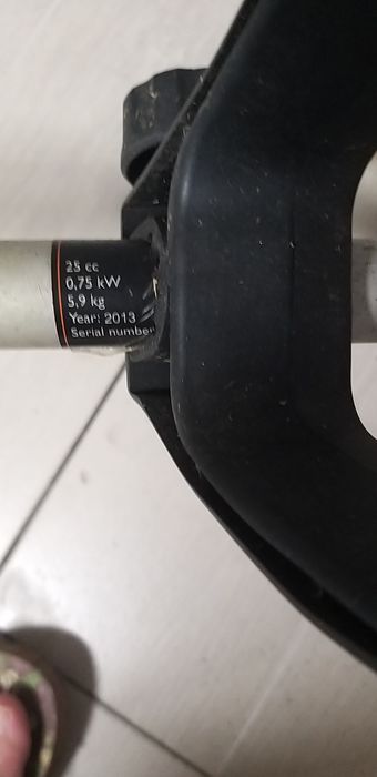 Máquina cortar relva de fio