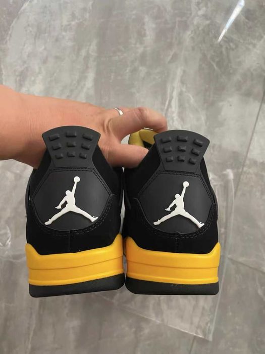 Jordan 4 Retro Thunder 41