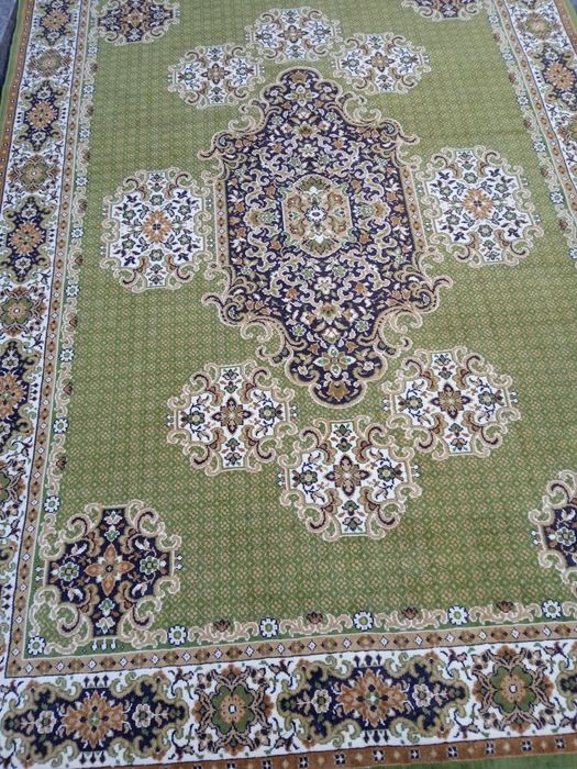 Килим ковер зелений, б/в виробництво Чехія,