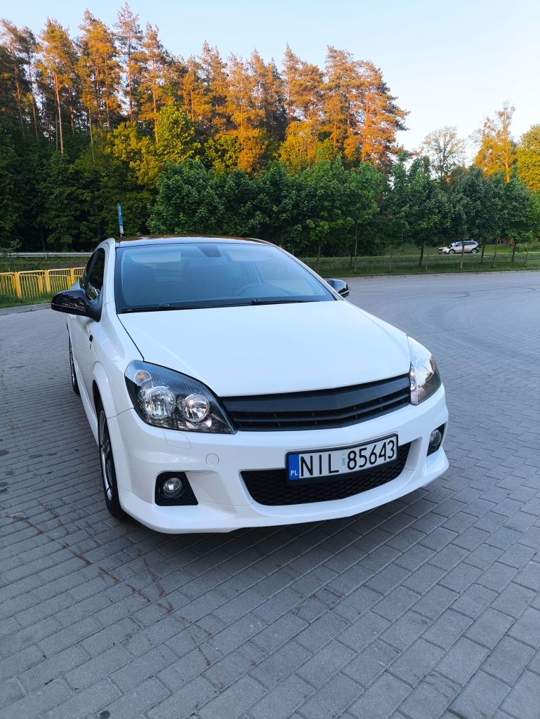 Opel Astra OPC line
