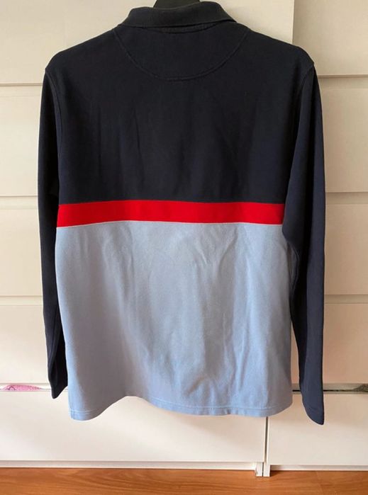 Polo azul e vermelho da Red Code