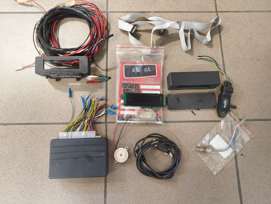 UKP Pro Reveltronics Wyświetlacz parametrów, Zegar doładowania, oleju