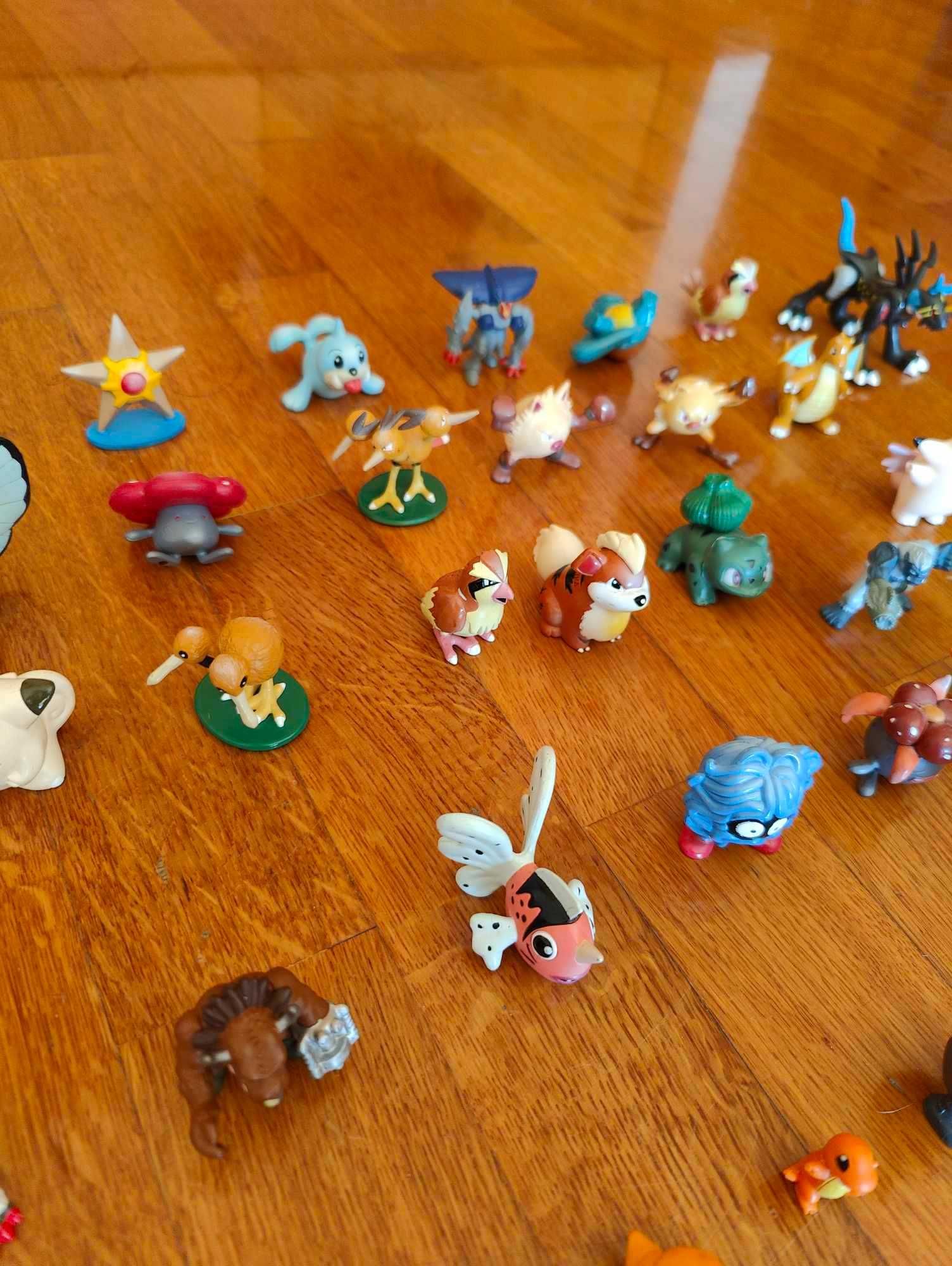 Bonecos Pokemon e Digimon bandai china vintage antigos figuras