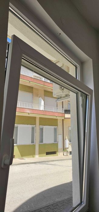 Apartamento remodelado T1 90m2 (60m2 T1 r/c + 30m2 Cave)