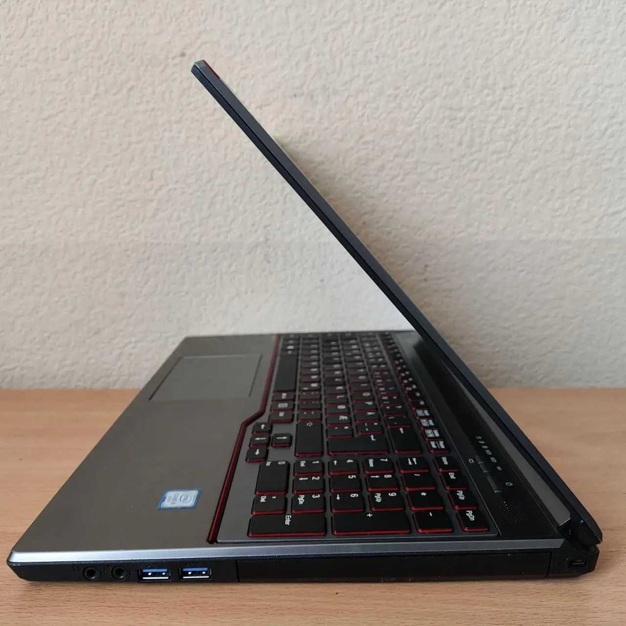 Розпродаж Fujitsu E756 15.6FullHD IPS i5 6300u/8DDR4/256SSD/IntelHD520