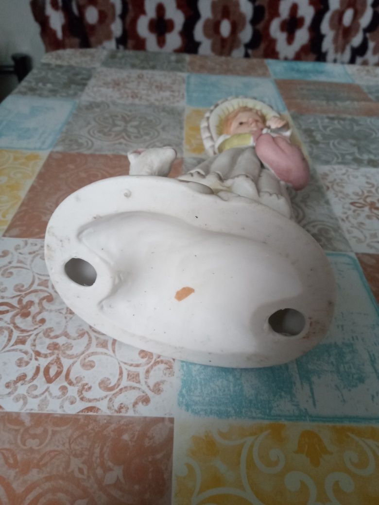 Figurka dziewczynki z owieczką porcelana