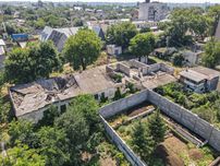 Велика Ділянка землі в місті, 24 сот з будівлею