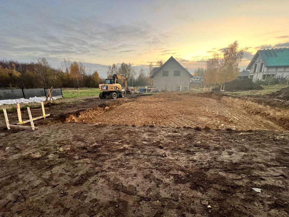 Usługi Koparkami Wywóz Ziemi Piasek Ziemia Dolomit Grys  Wyburzenia