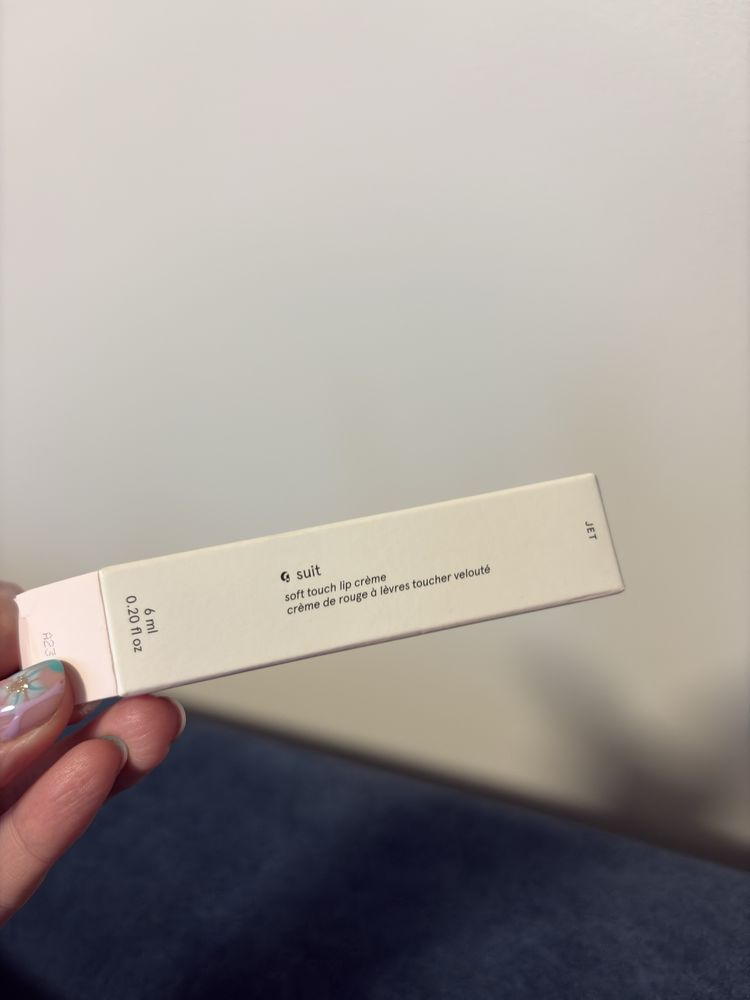 Glossier pomadka kolor jet lipstick lipgloss