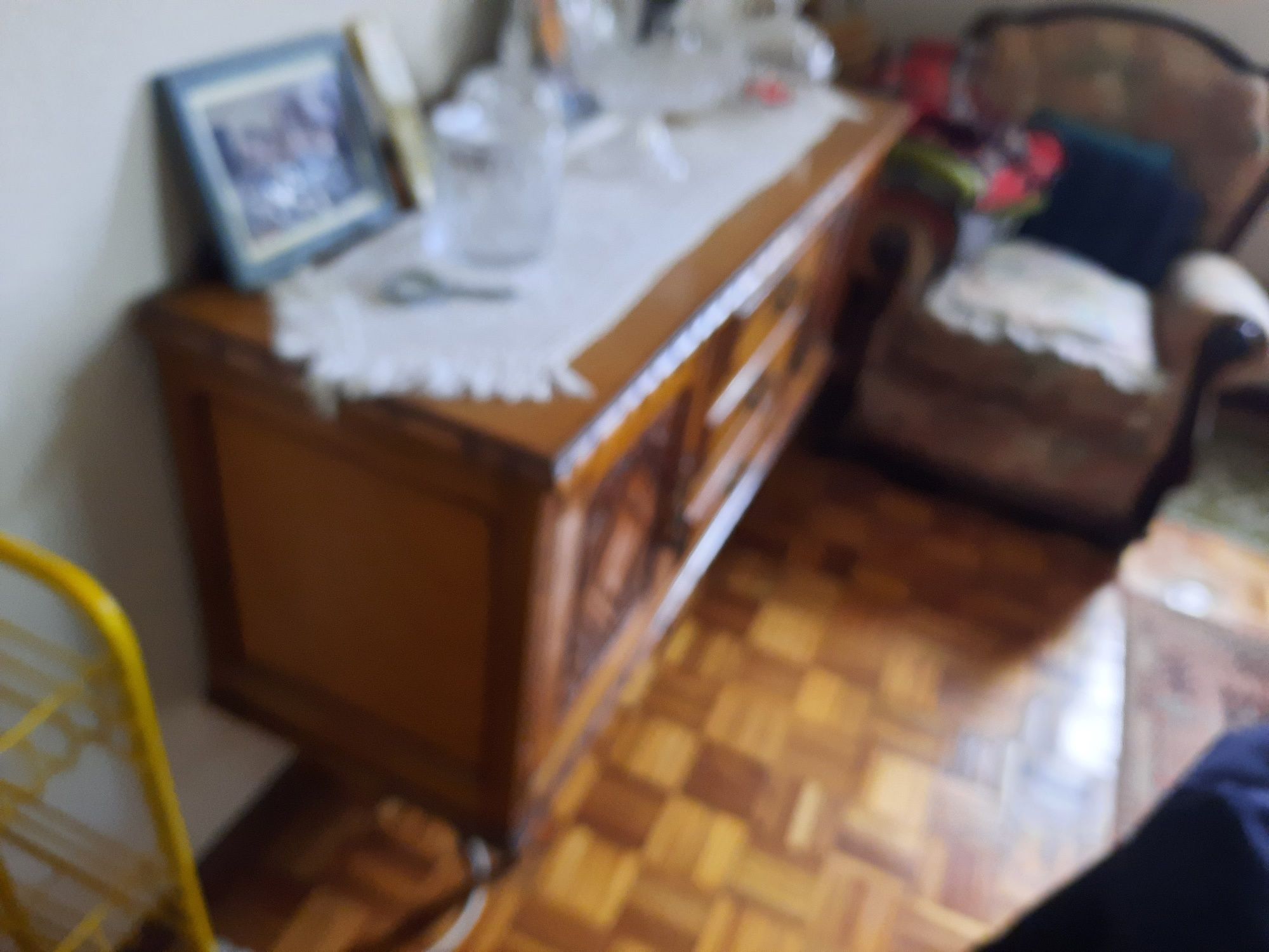 Aparador de sala em madeira