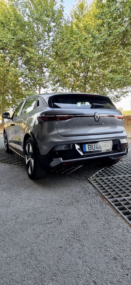 VENDE RENAULT MEGANE E-TECH 100% SEMI-NOVO