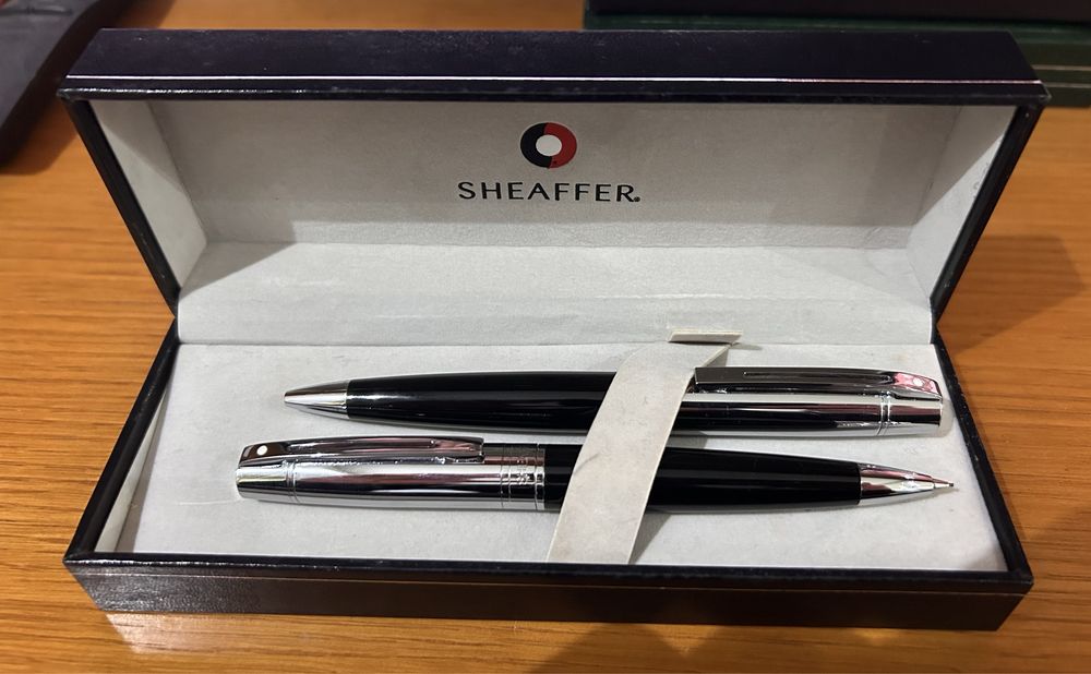 Canetas diversas novas