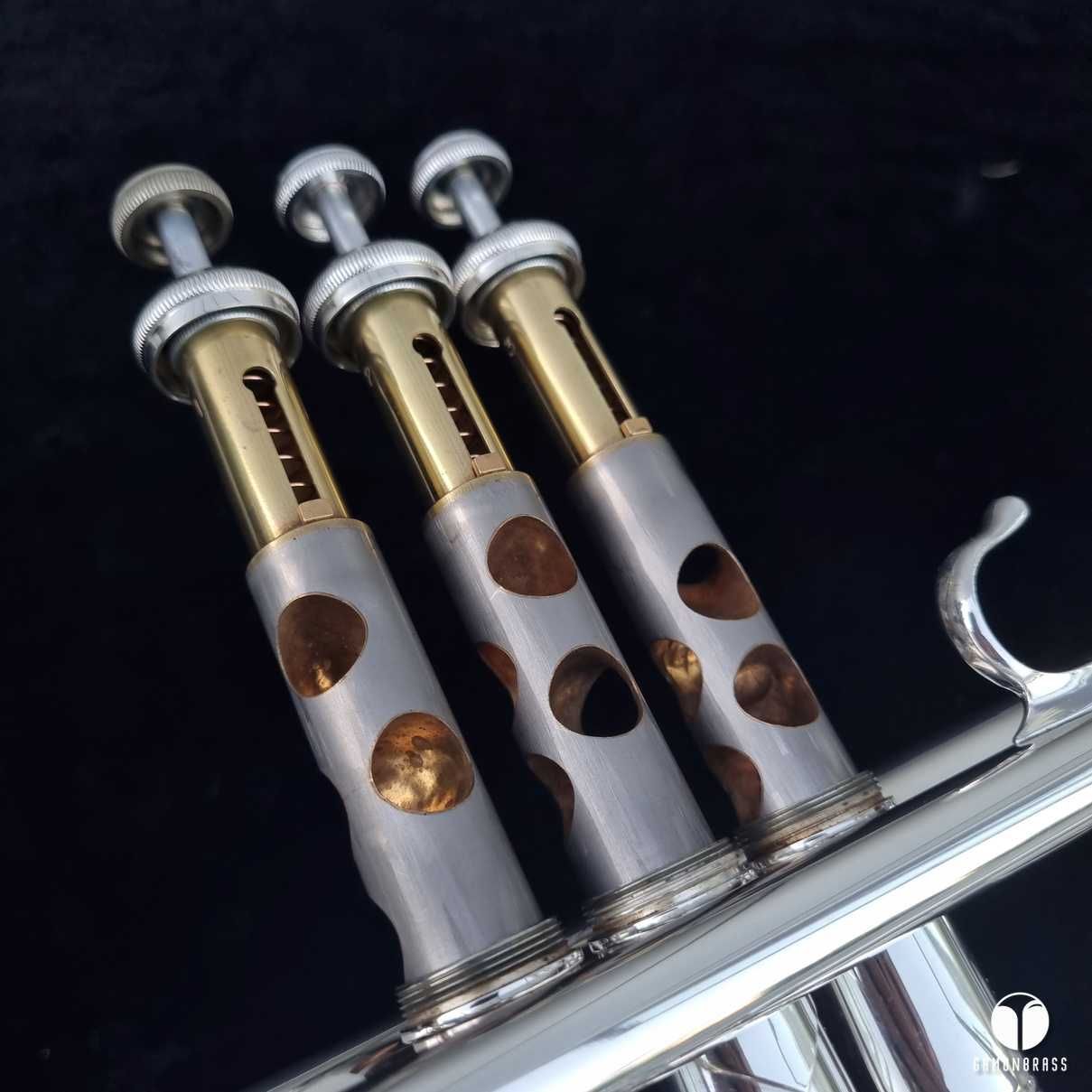 Vincent Bach Stradivarius Corporation 37 trąbka ustnik gamonbrass