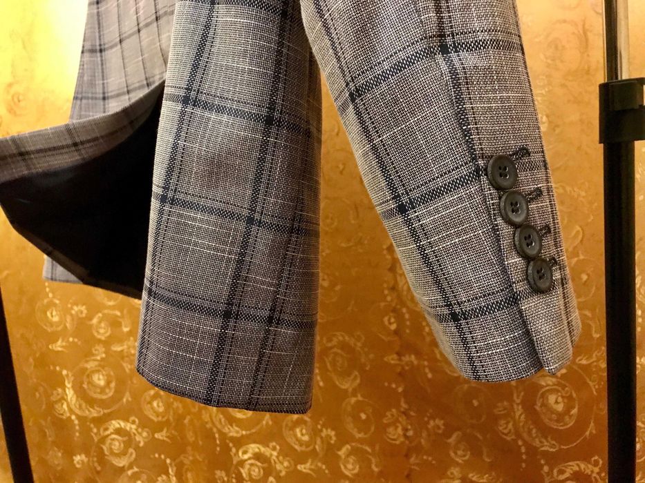 Стильний чоловічий піджак від VICTOR ENZO