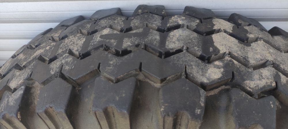 Резина уаз хороший стан