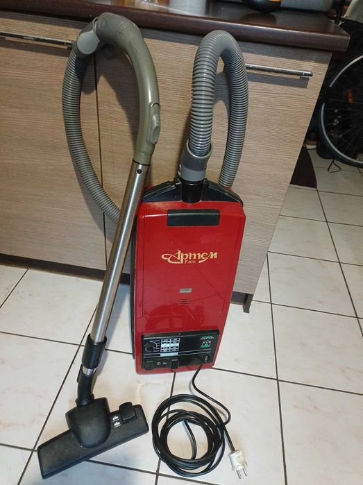 Пылесос Артем 762