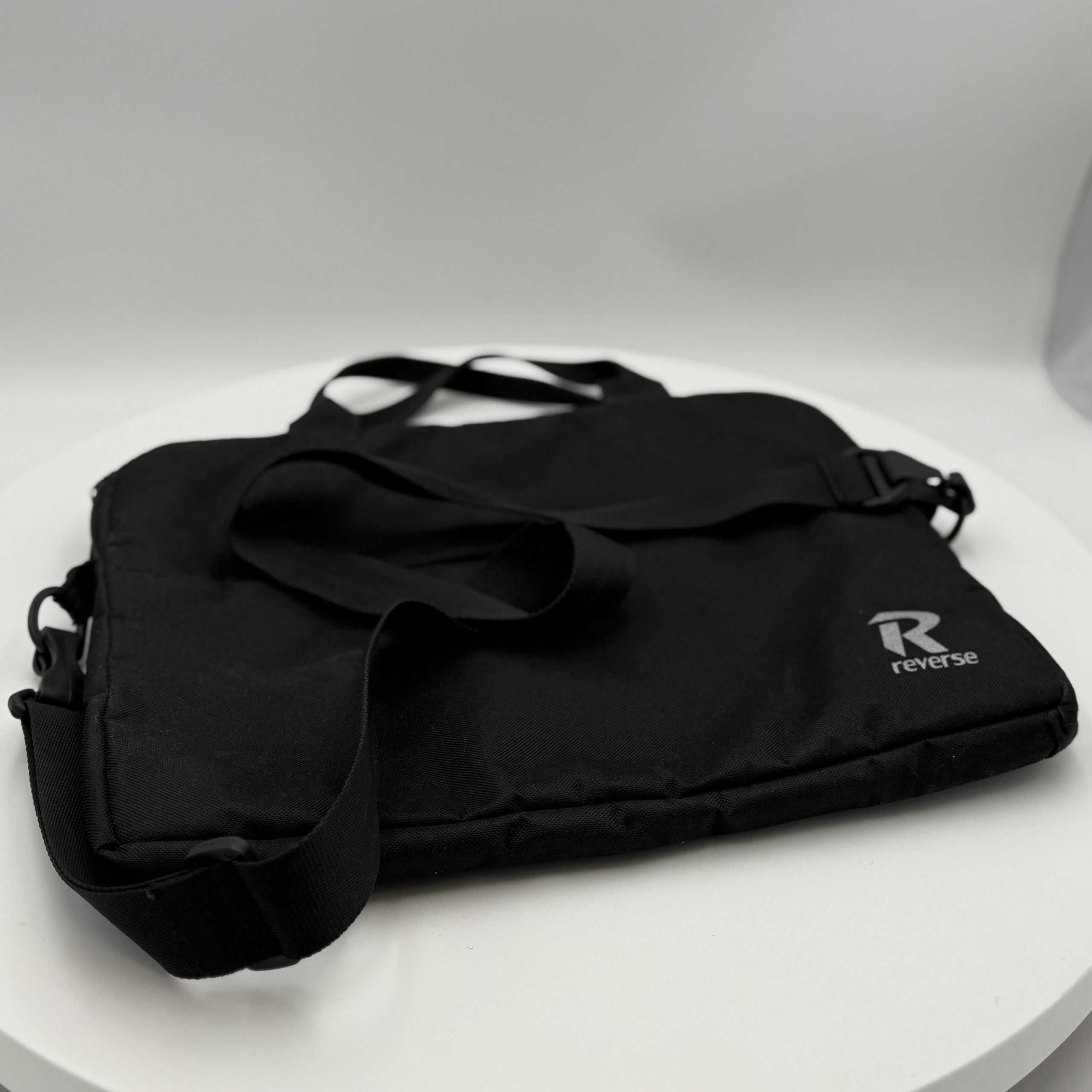Torba na ramię na laptopa Reverse czarna - TANIO Rzeszów, Polska