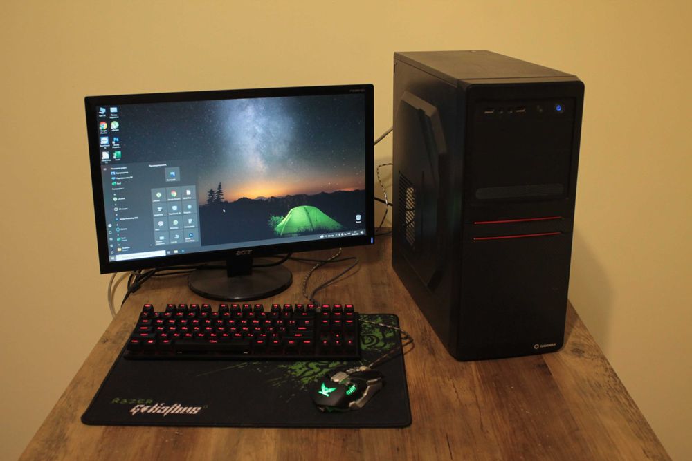 Комп'ютер для роботи, навчання, ігор.