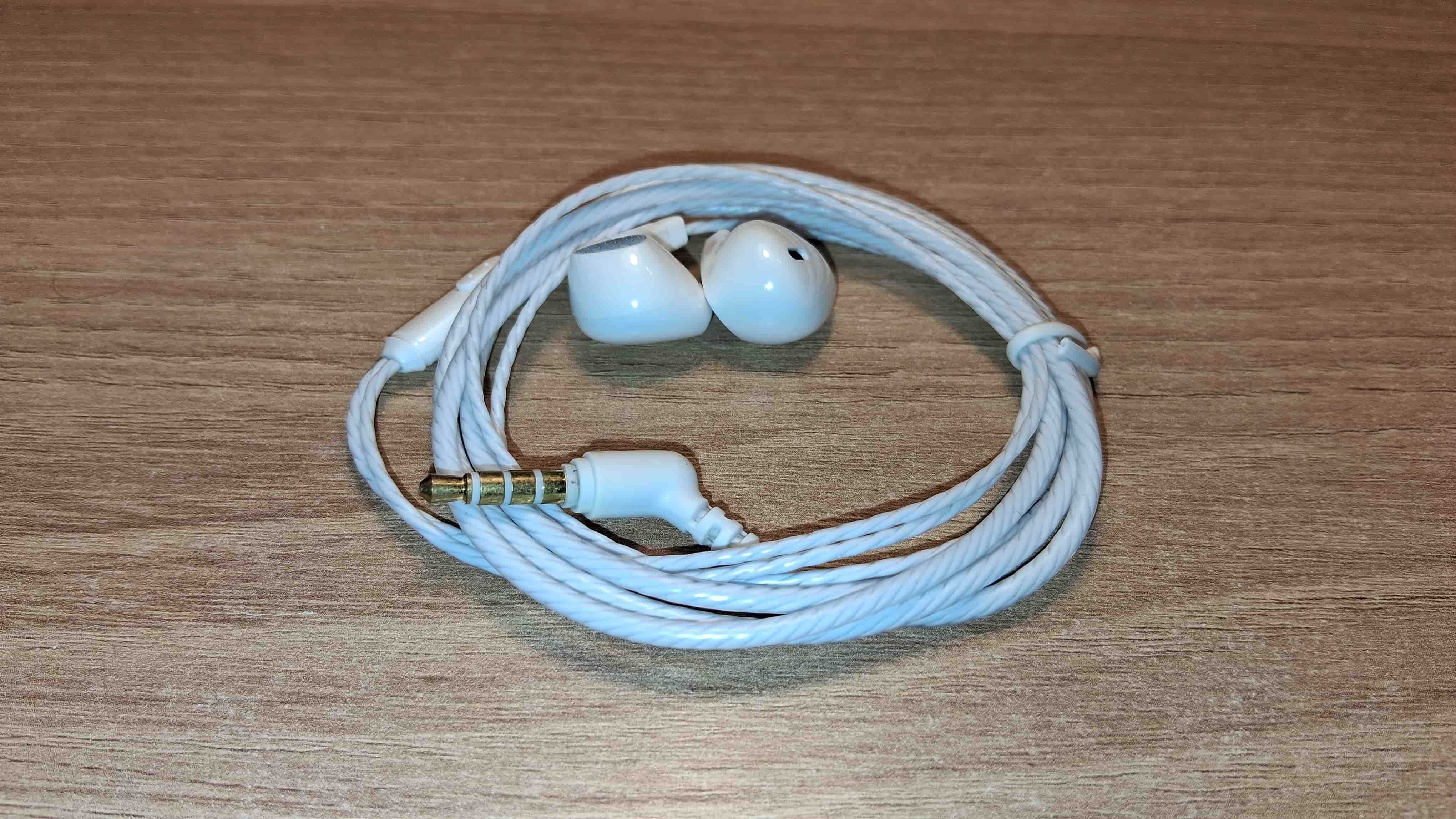 Słuchawki Przewodowe Douszne Jack 3.5mm Białe
