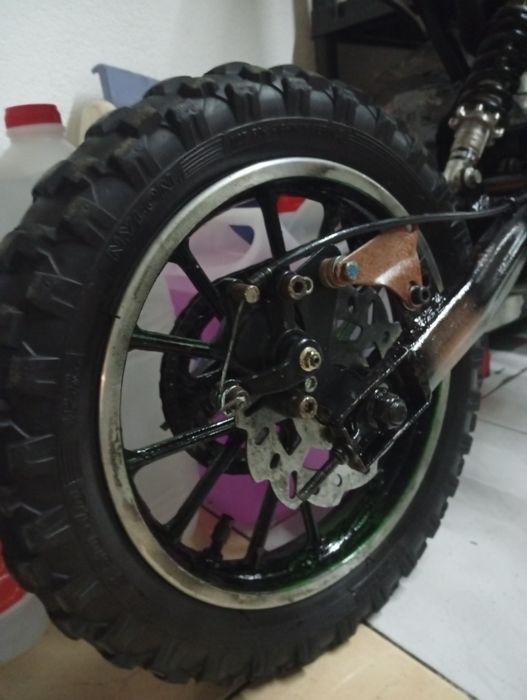Mota de Cross igual a pitbike mas está é de competição