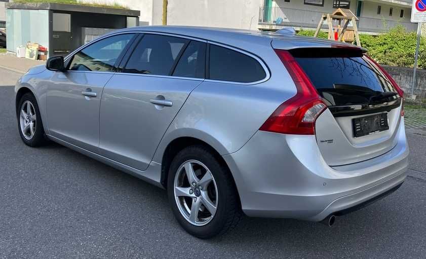 Автопродаж Volvo V60 D2 Momentum, рік 2018, Автомат