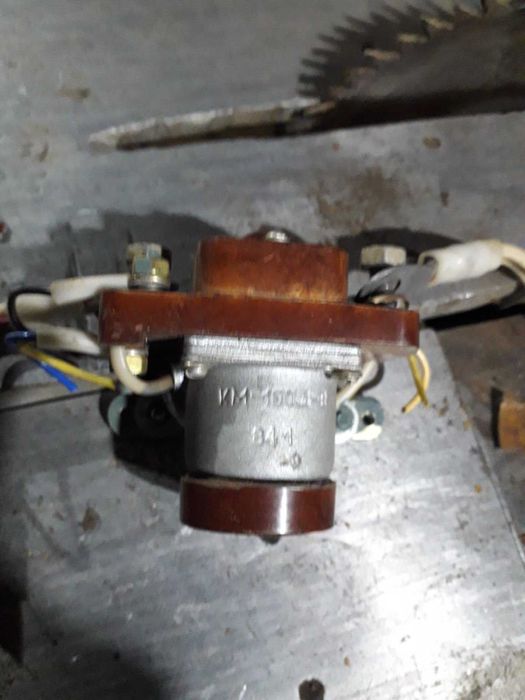 Контактор КМ-100д-В