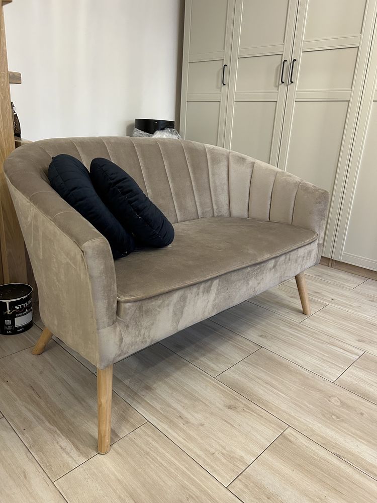 Piękna i elegancka sofa