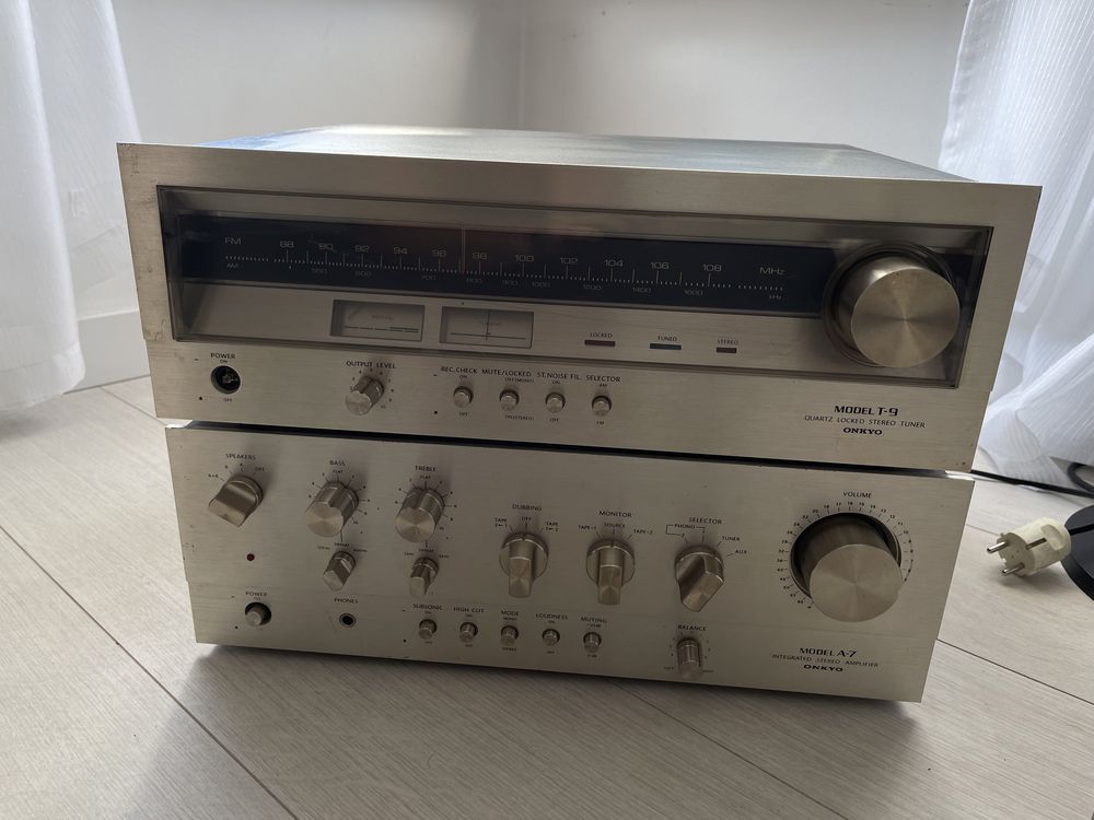 Wzmacniacz ONKYO A-7 Tuner radiowy ONKYO T-9