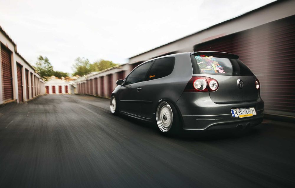 Difusor de para-choque traseiro Look R32 para Volkswagen Golf 5