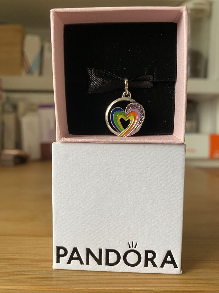 Pandora wisiorek srebrny
