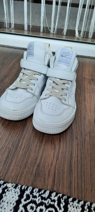 Кросівки снікерси