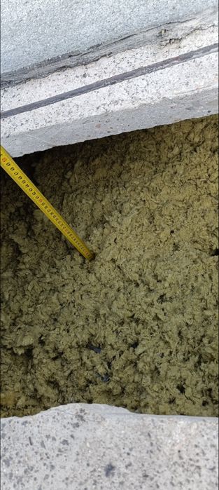 Ocieplenie wdmuchiwaną wełną skalną poddasza stropu wiązarowego l