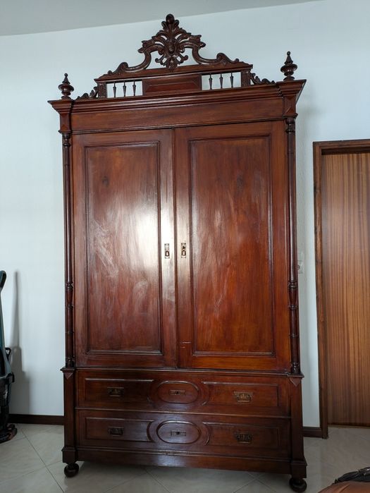 Quarto antigo completo em Amieiro