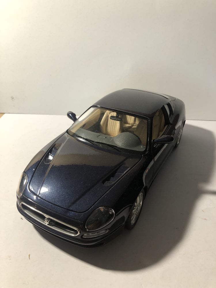 Maserati 3200GT burago 1/18