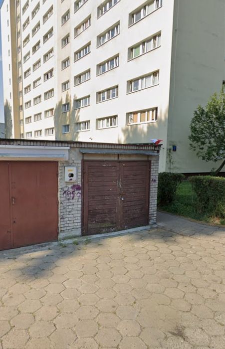 Garaż narożny murowany 19m2 kanał liczniki prądu księga wieczysta