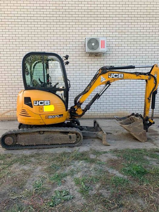 Продам мини-экскаватор JCB 8030 2011