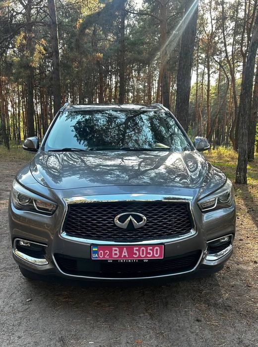 Продам INFINITI QX60 в хорошем состоянии.