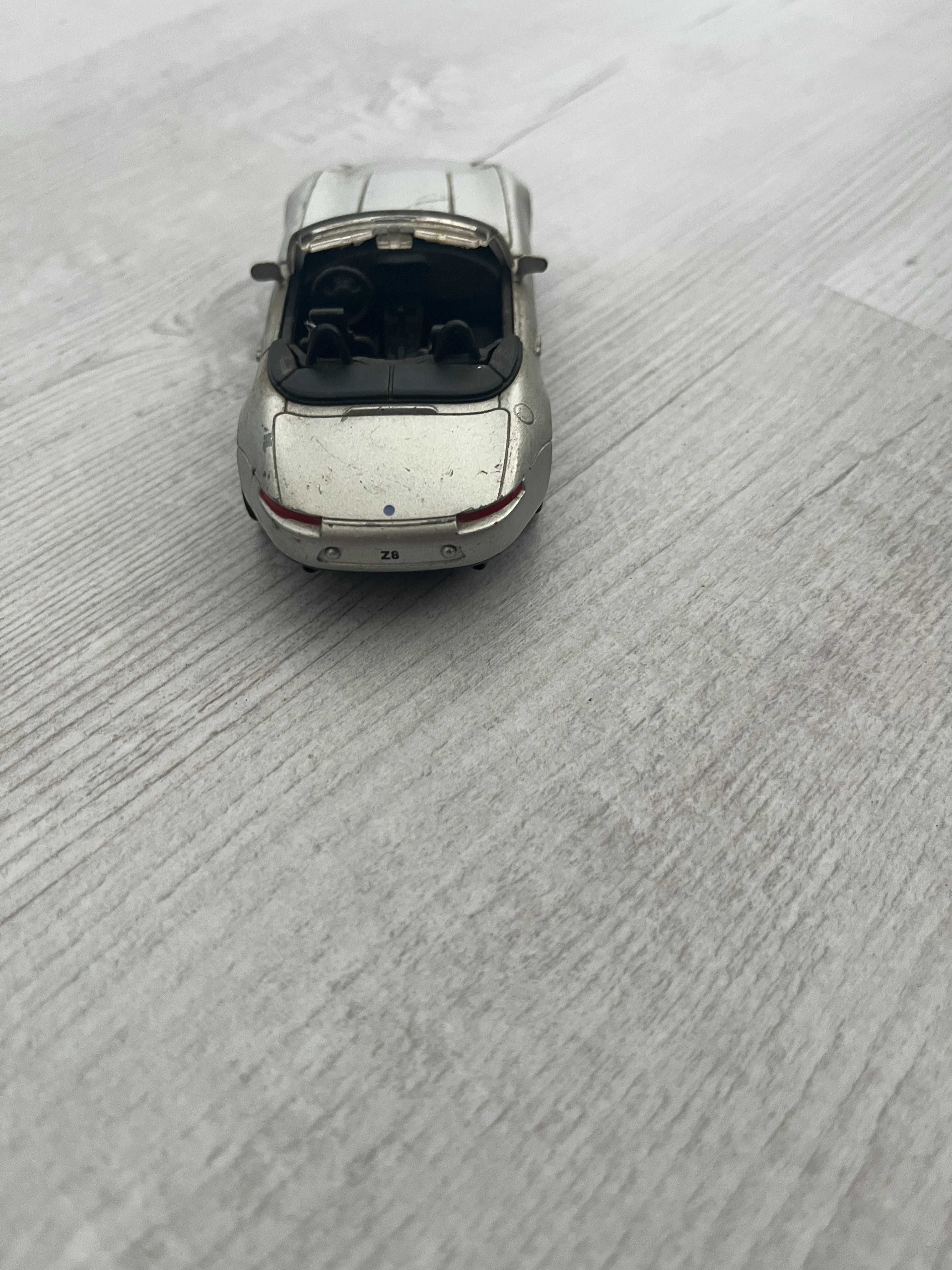 Model BMW Z8 1:43