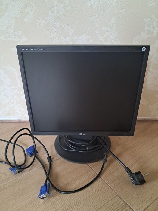 Комп’ютерний монітор LG Flatron L1751SQ-BN.