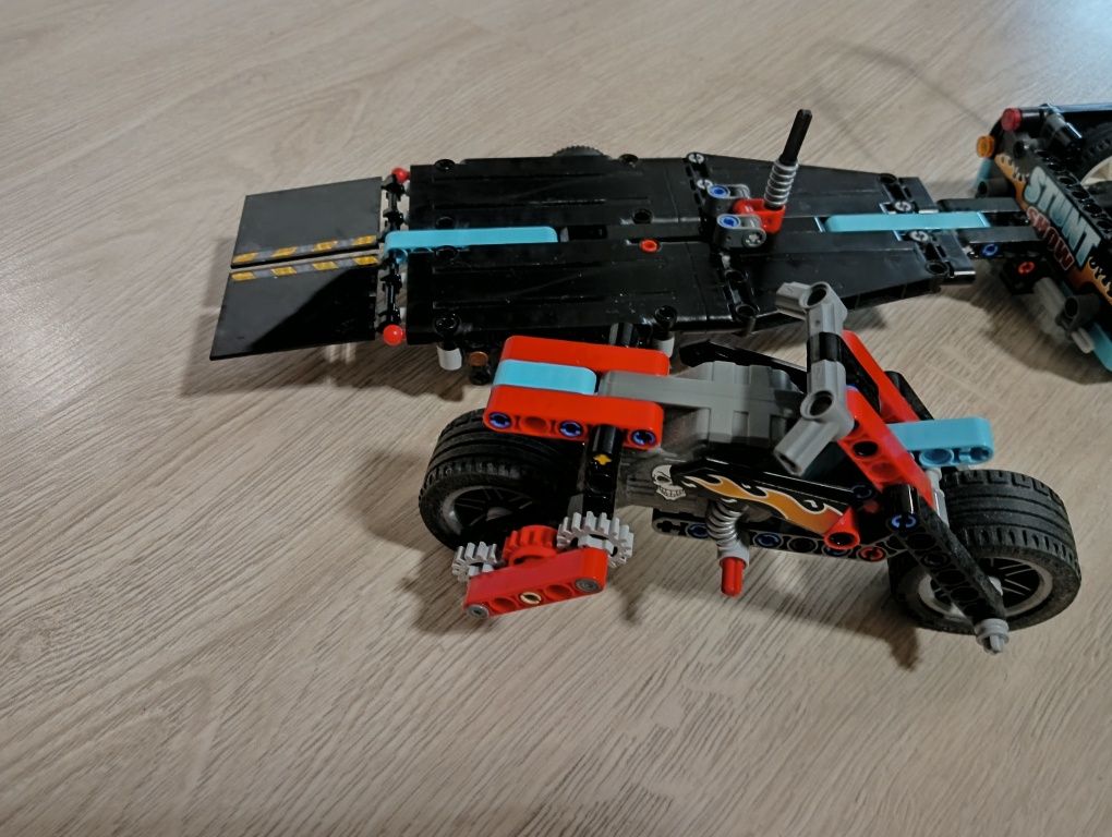LEGO technic 42106 furgonetka i motocykl kaskaderski