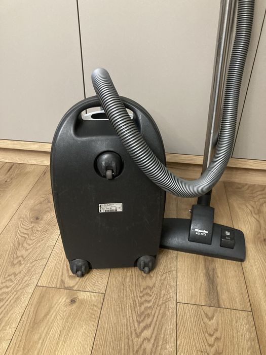 Odkurzacz Miele S8/S836 made in Germany 1600W Mocny-znakomity