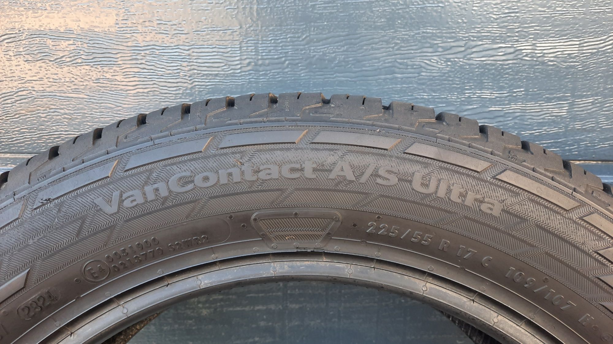 Continental 225/55 R17 C VanContact A/S Ultra 2024