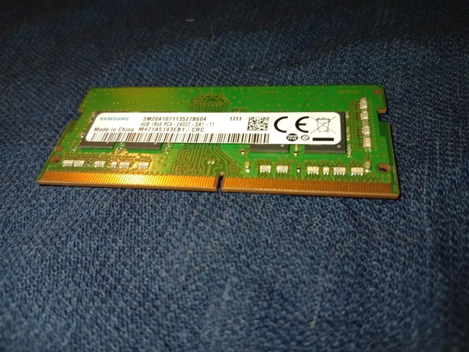 Memória 4 GB DDR4 sodimm 2400T