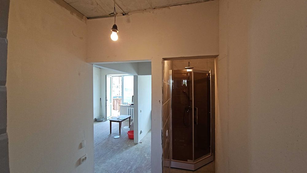 Київ район ДВРЗ вул. Алматинська 89 а. Є ВІДЕООГЛЯД.