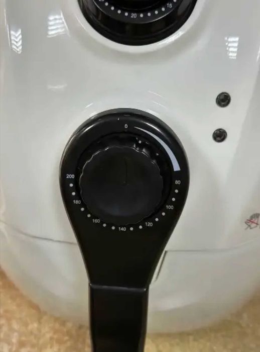 аэрогриль аэрофритюр 4,5 литра от 60 до 200 градусов в коробке