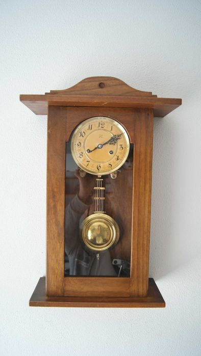 255 Zegar wiszący mechaniczny