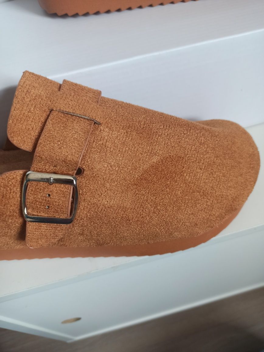 12 par NOWE Klapki damskie zamszowe