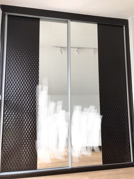 Drzwi przesuwne do szafy