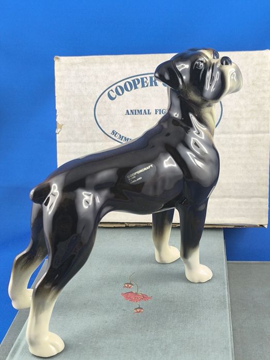 Pies bokser Cooper Craft Anglia #porcelana #dekoracja #ozdoba